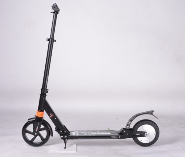 Electriclly power assisted scooter E17